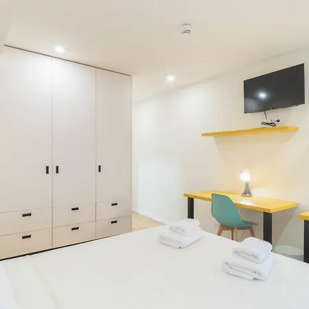Two Bedroom With Patio Near The Apartment Porto