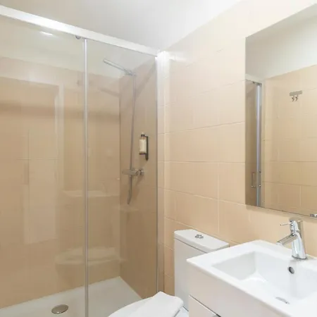 Two Bedroom With Patio Near The Apartment *