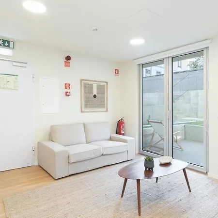 Two Bedroom With Patio Near The Apartment